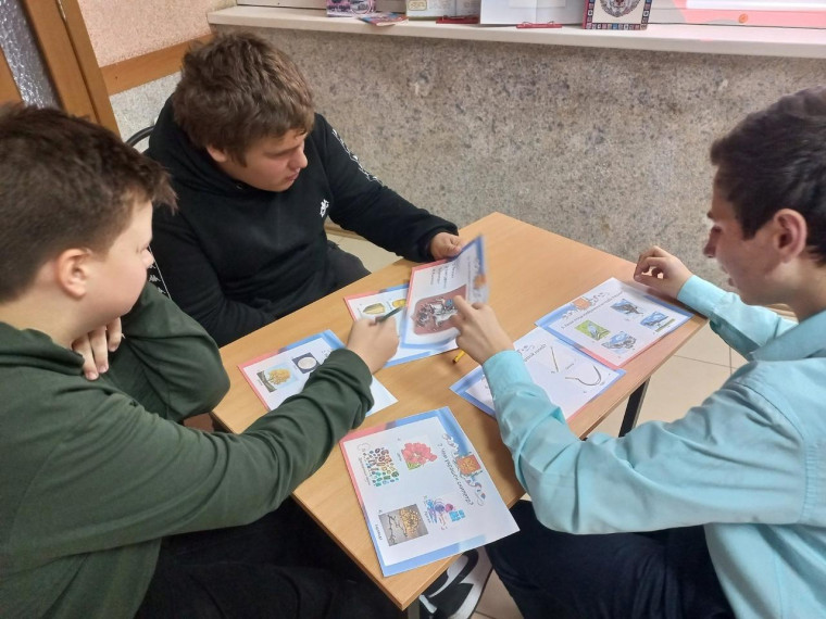 В Советской модельной библиотеке прошло мероприятие посвященное истории герба России. В Советской модельной библиотеке прошло мероприятие посвященное истории герба России.