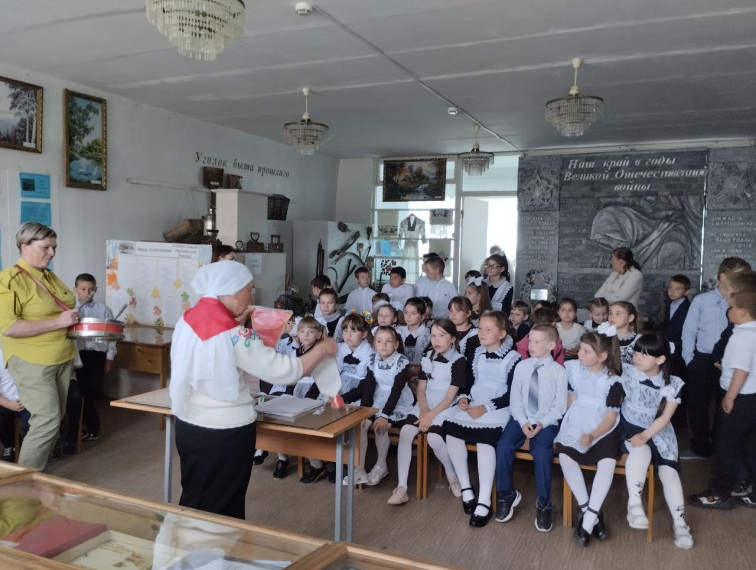 В МБОУ «Советская СОШ» прошли мероприятия посвященные Дню детских общественных организаций России.. В МБОУ «Советская СОШ» прошли мероприятия посвященные Дню детских общественных организаций России..